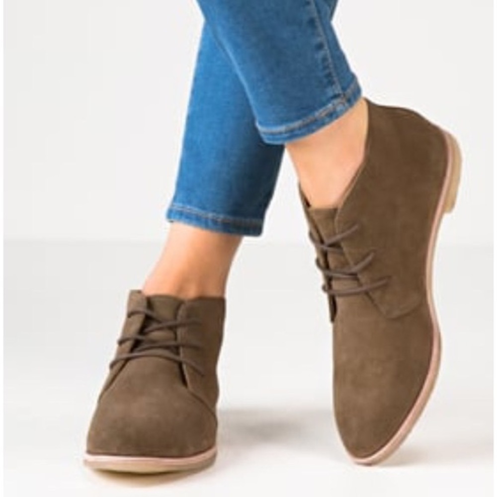 Clark’s Phenia Desert Boot in Khaki Suede